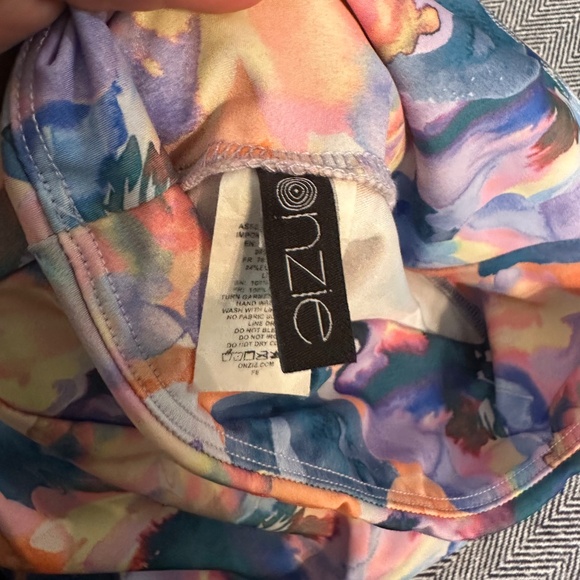 ONZIE - Watercolor Leggings - Picture 3 of 7